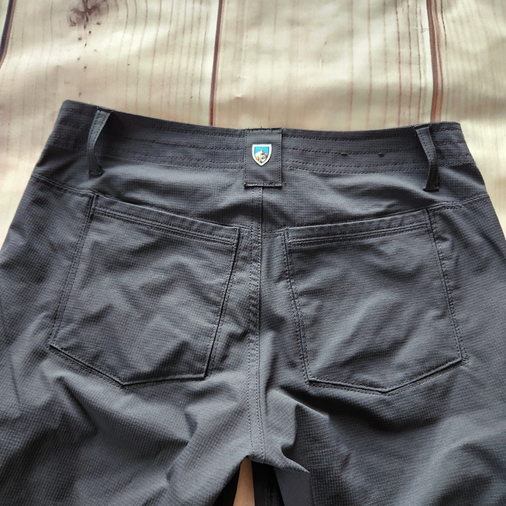 Kuhl "Horizn" Shorts Raven Black Convertible Bermuda Cargo Hiking Women's Size 2 - Picture 9 of 13